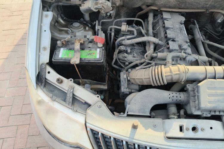 Used Wuling Hongguang 2013 1.5L Base Version Engine Bay Right