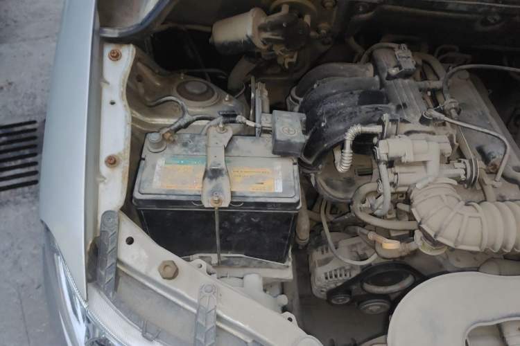 Used Wuling Hongguang 2013 1.2L S Comfort Model China IV Standard Engine Bay Right