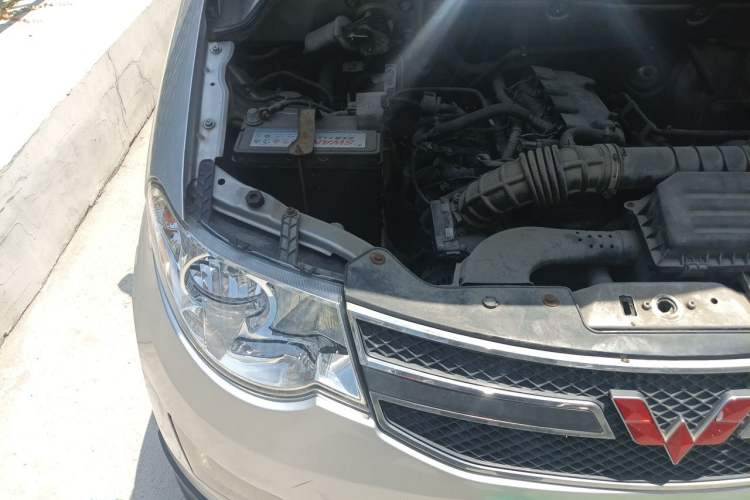 Used Wuling Hongguang 2013 1.5L S Comfort Model Engine Bay Right