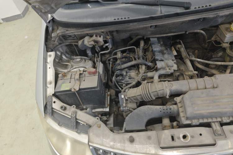 Used Wuling Hongguang 2013 1.5L Comfort Model Engine Bay Right