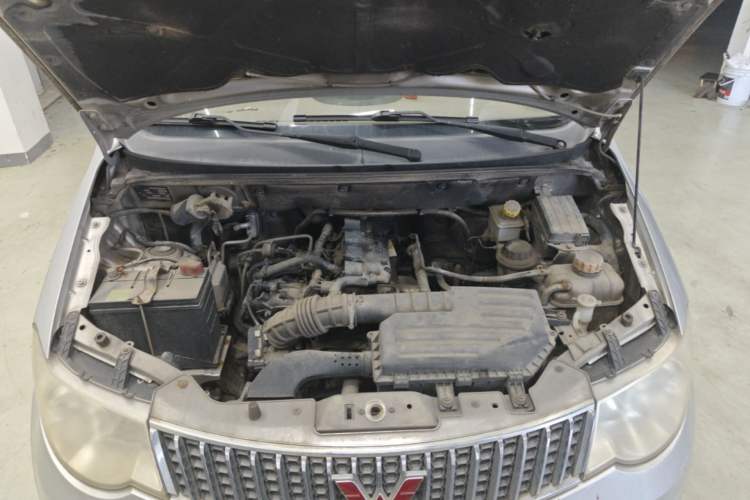 Used Wuling Hongguang 2013 1.5L Comfort Model Engine Bay