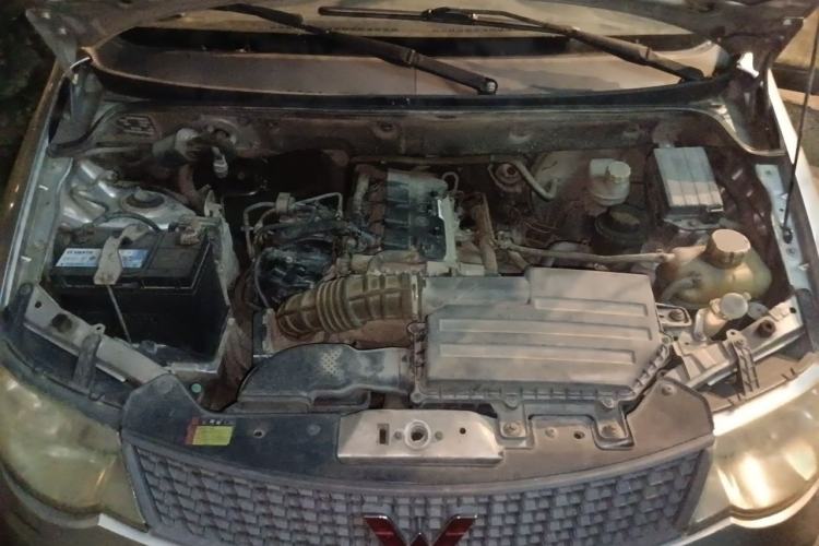 Used Wuling Hongguang 2013 1.5L Base Version Engine Bay