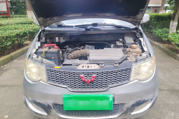 Used Wuling Hongguang 2013 1.5L Base Version Engine Bay