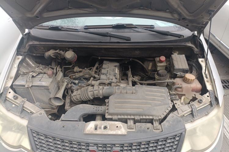 Used Wuling Hongguang 2013 1.5L Base Version Engine Bay