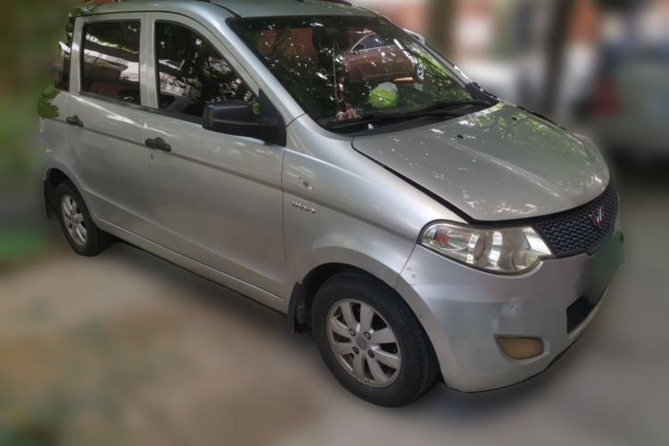 Used Wuling Hongguang 2013 1.5L Base Version Front Right 45 Deg