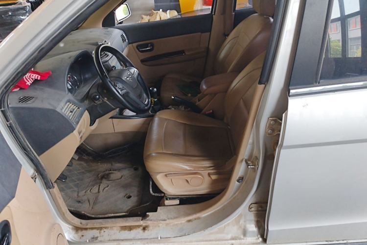 Used Wuling Hongguang 2013 1.5L S Luxury Model Left Front Seat