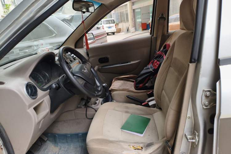 Used Wuling Hongguang 2013 1.5L Base Version Left Front Seat