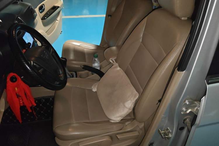 Used Wuling Hongguang 2013 1.5L S Luxury Model Left Front Seat