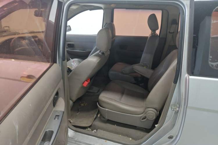 Used Wuling Hongguang 2013 1.5L Comfort Model Left Rear Seat
