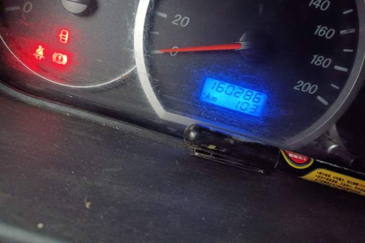 Used Wuling Hongguang 2013 1.5L Comfort Model Odometer Close Up