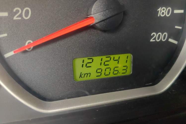 Used Wuling Hongguang 2013 1.5L Standard Version Odometer Close Up