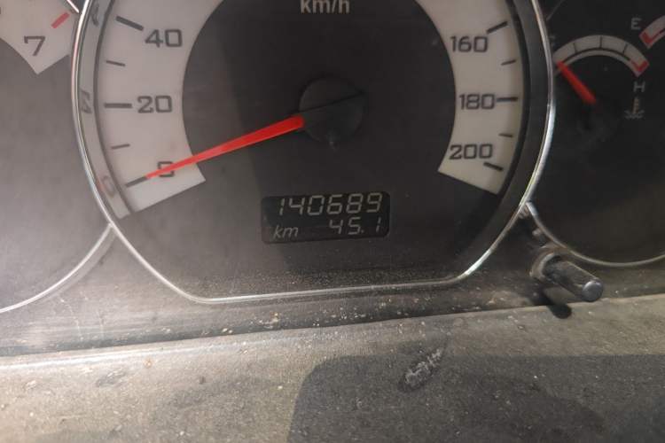 Used Wuling Hongguang 2013 1.5L S Comfort Model Odometer Close Up