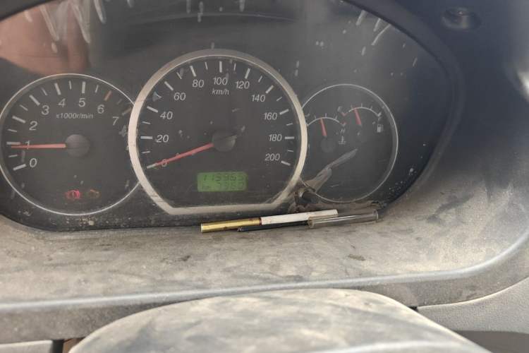 Used Wuling Hongguang 2013 1.5L Base Version Odometer Close Up