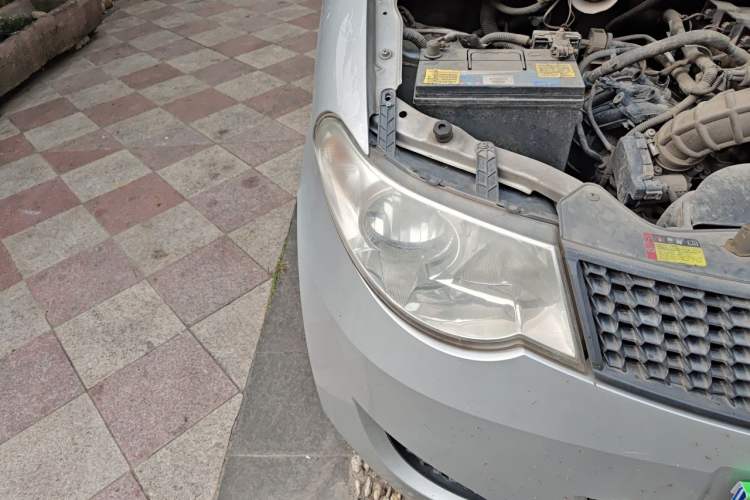 Used Wuling Hongguang 2013 1.5L Base Version Right Front Headlight