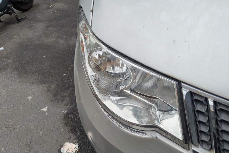 Used Wuling Hongguang 2013 1.5L Standard Version Right Front Headlight