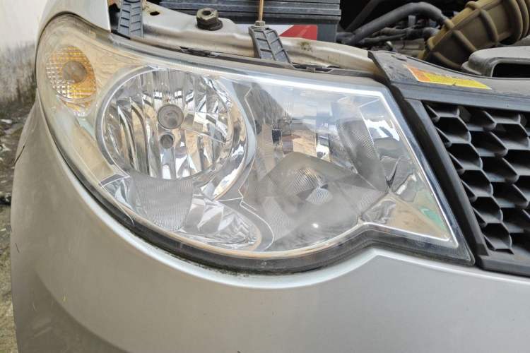 Used Wuling Hongguang 2013 1.5L Base Version Right Front Headlight