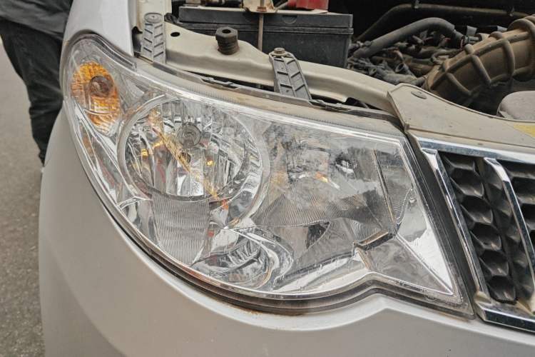 Used Wuling Hongguang 2013 1.5L Comfort Model Right Front Headlight