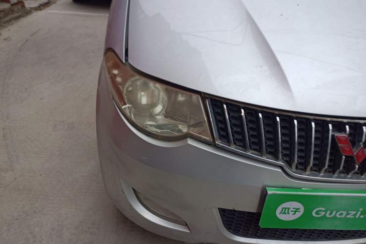 Used Wuling Hongguang 2013 1.5L Comfort Model Right Front Headlight