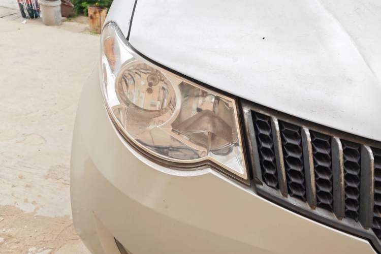 Used Wuling Hongguang 2013 1.5L Comfort Model Right Front Headlight