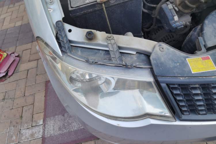 Used Wuling Hongguang 2013 1.5L Base Version Right Front Headlight