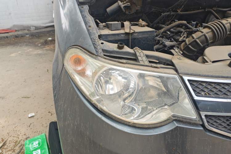 Used Wuling Hongguang 2013 1.5L S Comfort Model Right Front Headlight