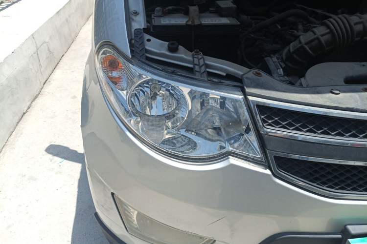 Used Wuling Hongguang 2013 1.5L S Comfort Model Right Front Headlight