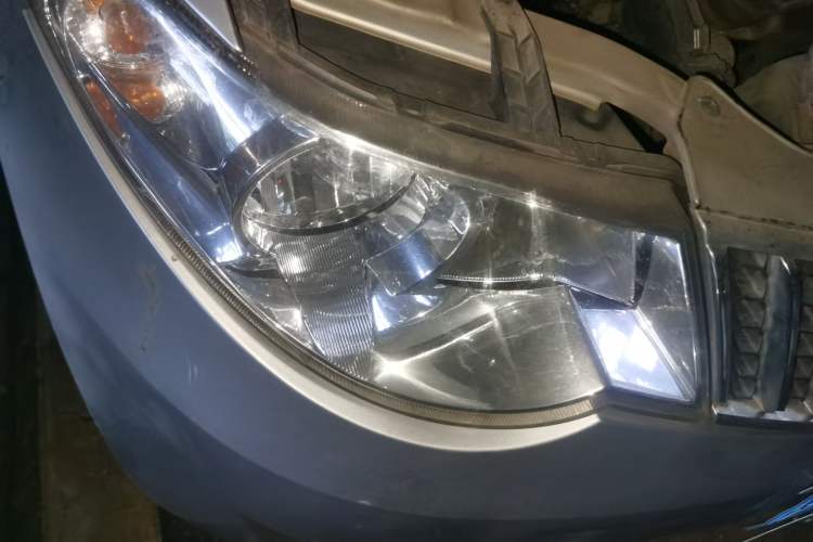 Used Wuling Hongguang 2013 1.5L Luxury Model Right Front Headlight