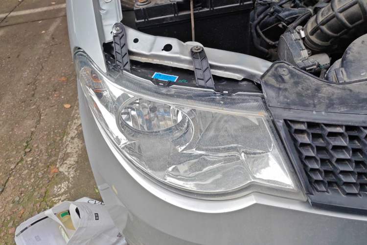 Used Wuling Hongguang 2013 1.5L Base Version Right Front Headlight