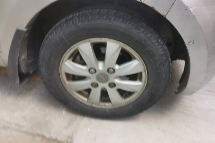 Used Wuling Hongguang 2013 1.5L Base Version Right Front Wheel Hub