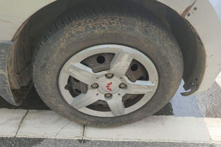 Used Wuling Hongguang 2013 1.5L Base Version Right Front Wheel Hub