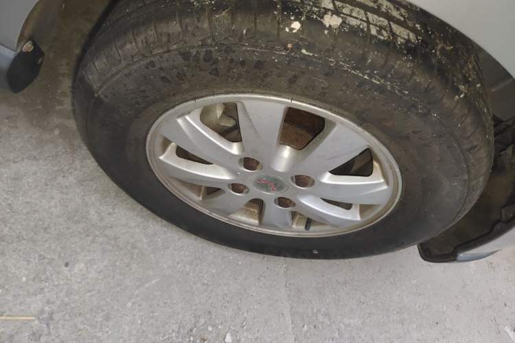 Used Wuling Hongguang 2013 1.2L S Comfort Model China IV Standard Right Front Wheel Hub