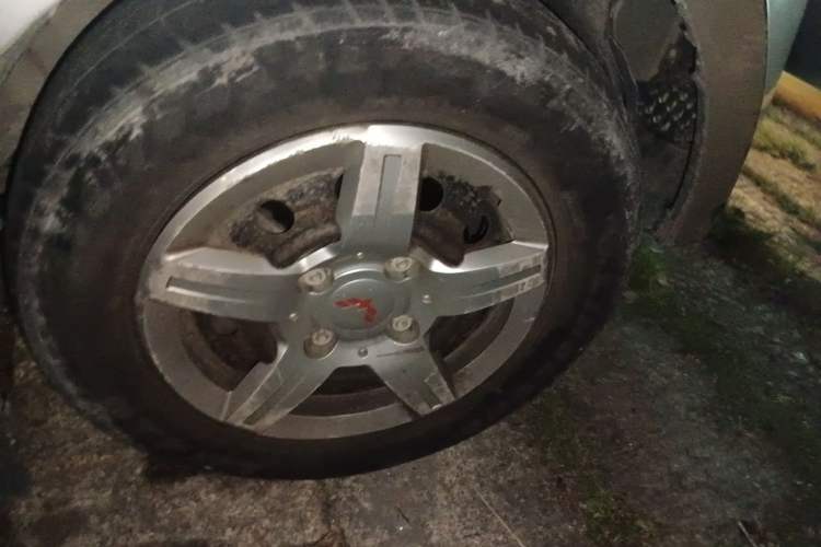 Used Wuling Hongguang 2013 1.5L Base Version Right Front Wheel Hub