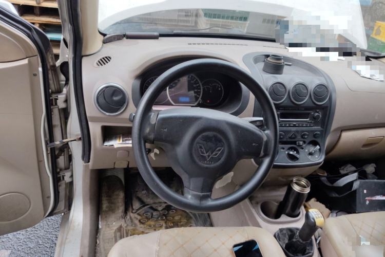 Used Wuling Hongguang 2013 1.5L Standard Version Steering Wheel