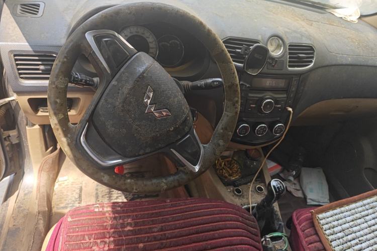 Used Wuling Hongguang 2013 1.5L S Comfort Model Steering Wheel