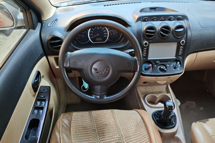 Used Wuling Hongguang 2013 1.5L Luxury Model Steering Wheel