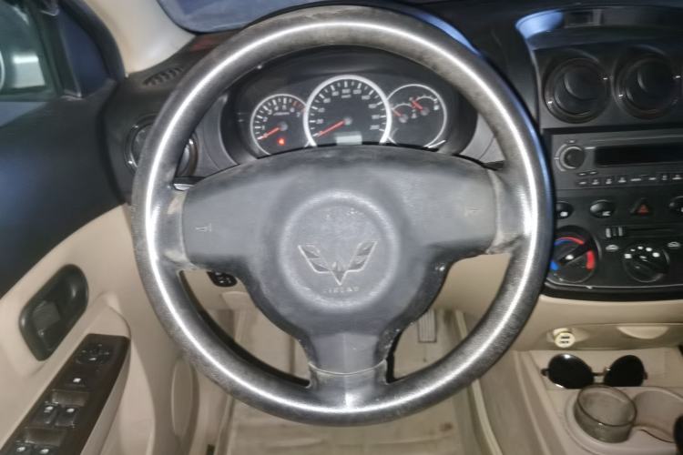 Used Wuling Hongguang 2013 1.5L Luxury Model Steering Wheel