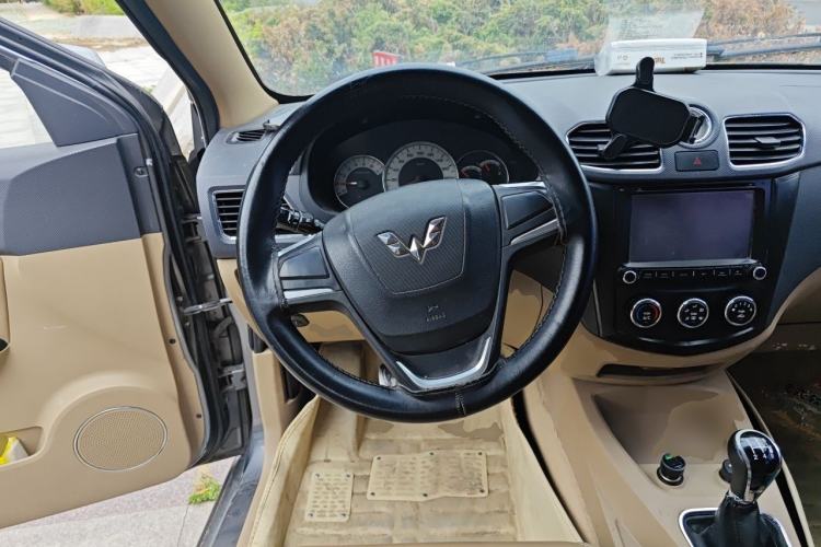 Used Wuling Hongguang 2013 1.5L S Comfort Model Steering Wheel