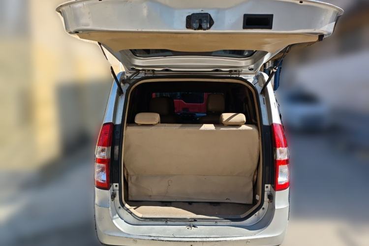 Used Wuling Hongguang 2013 1.5L Luxury Model Trunk