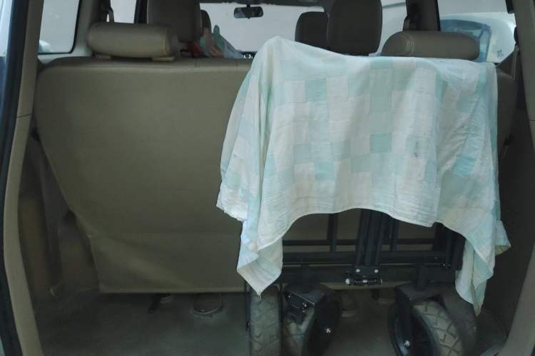 Used Wuling Hongguang 2013 1.2L S Comfort Model China IV Standard Trunk
