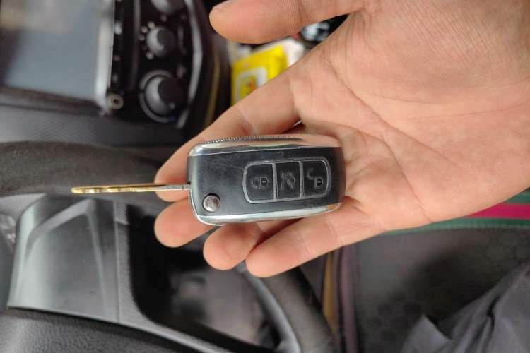 Used Wuling Hongguang 2013 1.5L Standard Version Vehicle Key