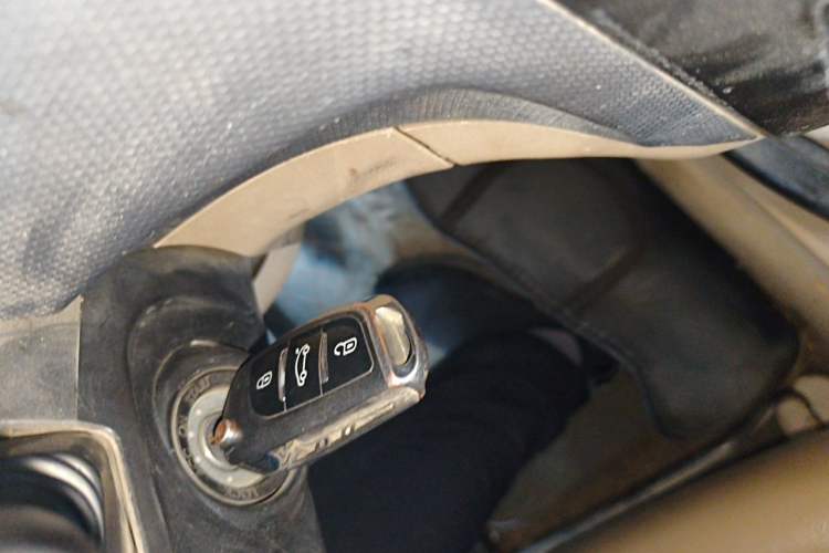 Used Wuling Hongguang 2013 1.5L S Luxury Model Vehicle Key
