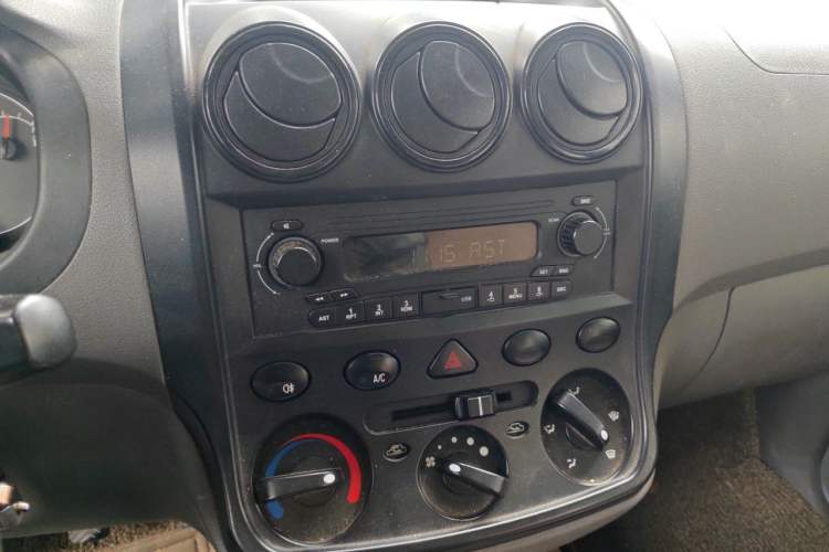 Used Wuling Hongguang 2013 1.5L Base Version Audio And AC Panel