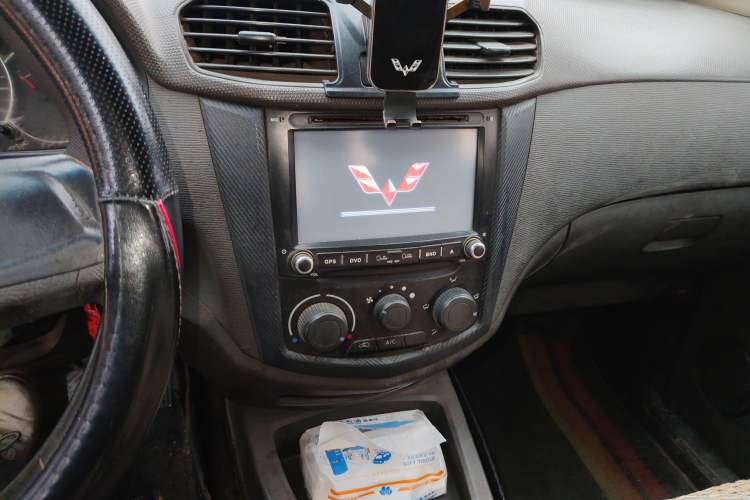 Used Wuling Hongguang 2013 1.5L Base Version Audio And AC Panel
