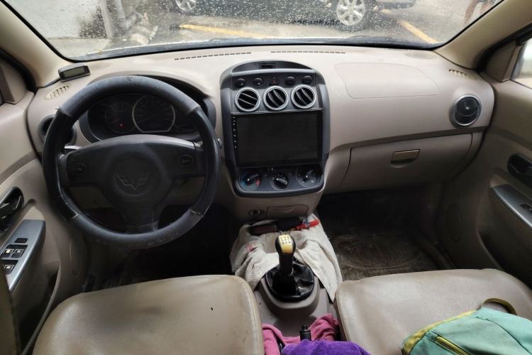 Used Wuling Hongguang 2013 1.5L Standard Version Center Console