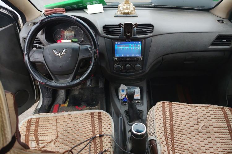 Used Wuling Hongguang 2013 1.5L Base Version Center Console