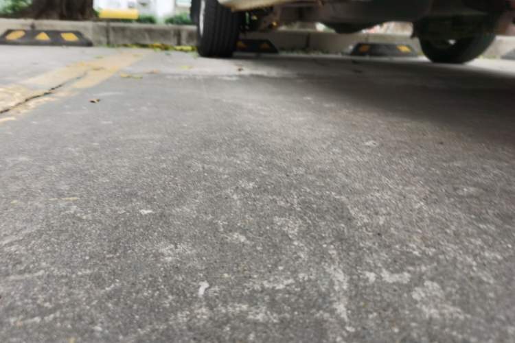 Used Wuling Hongguang 2013 1.5L Standard Version Chassis Front Right
