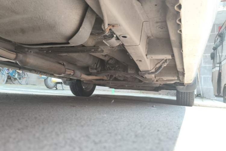 Used Wuling Hongguang 2013 1.5L Comfort Model Chassis Rear Right