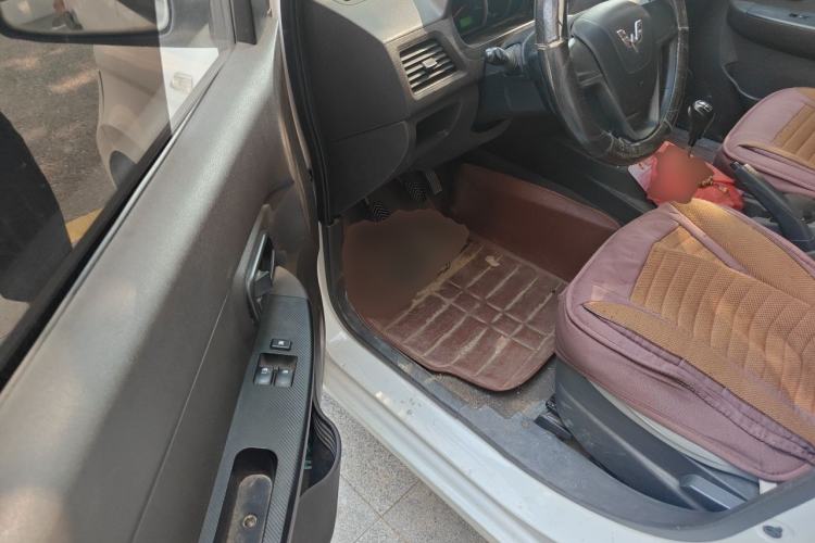 Used Wuling Hongguang 2013 1.5L Base Version Driver Seat