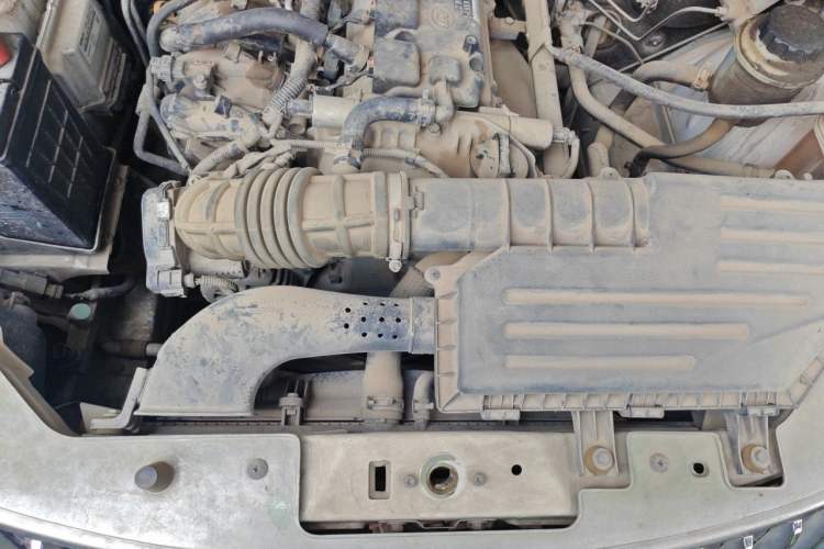 Used Wuling Hongguang 2013 1.5L Base Version Engine Bay