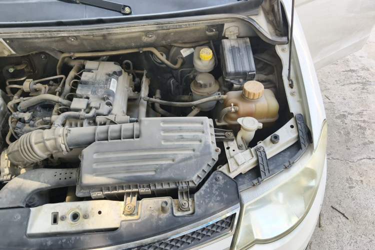 Used Wuling Hongguang 2013 1.5L S Comfort Model Engine Bay Left